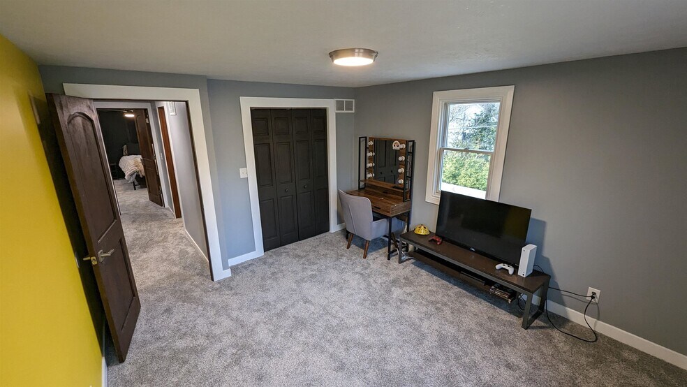 More Photos Of 933 W Weber Sq, South Bend Lodge Meeting Hall For Sale