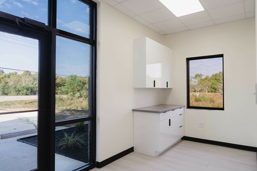 More Photos Of 1930 Highway 3 S, League City Medical For Lease