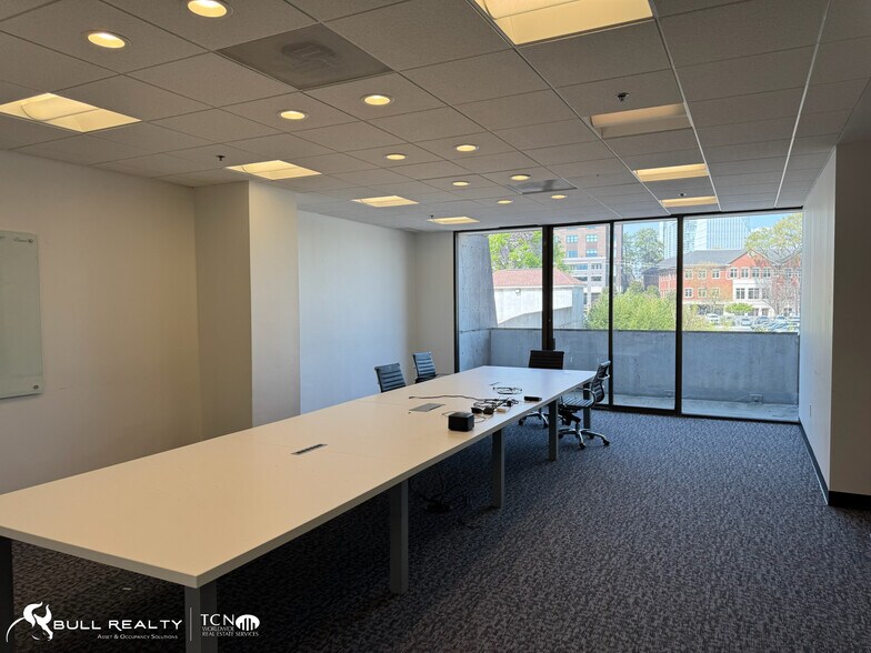 More Photos Of 550 Pharr Rd NE, Atlanta Office For Sale
