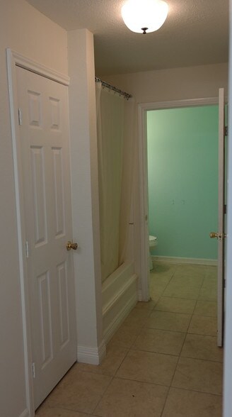 More Photos Of 1105 N Meyer Rd, Seabrook Office For Sale