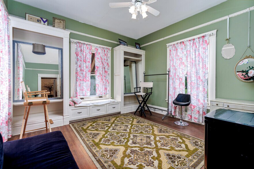 More Photos Of 950 E Grayson St, San Antonio Lodge Meeting Hall For Sale