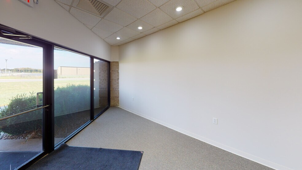 More Photos Of 2900 S Main St, Searcy Office For Sale