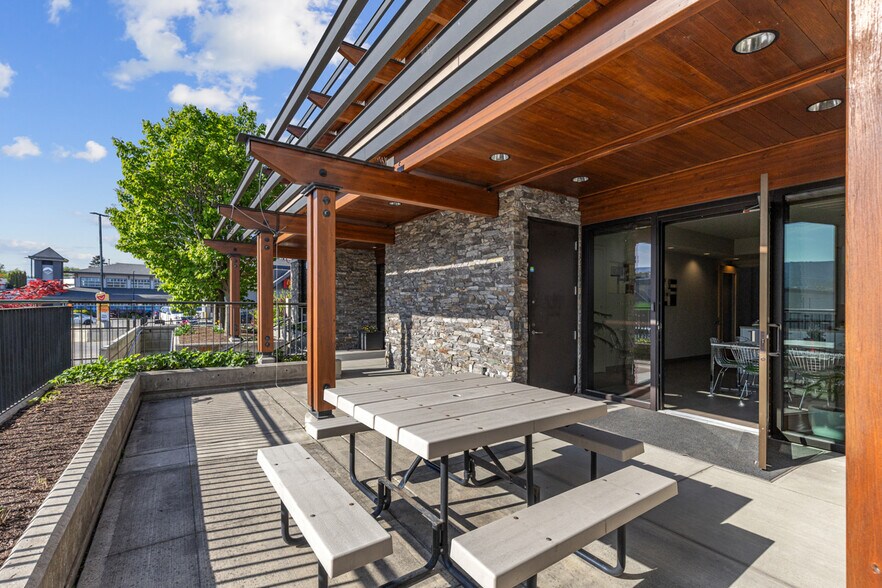 More Photos Of 9611 Highway 97, Lake Country Loft Creative Space For Sale