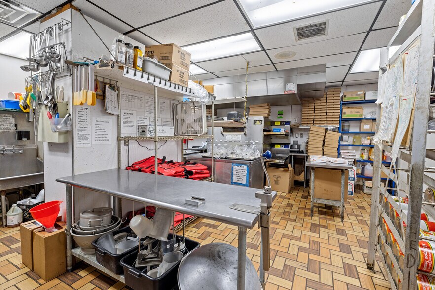 More Photos Of 733 Bedford St, Whitman Restaurant For Sale