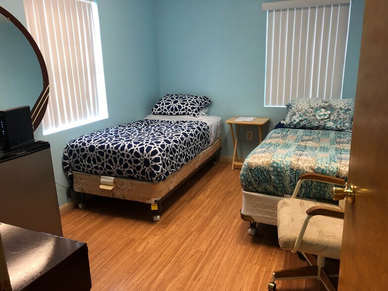 More Photos Of 547 High St, Daytona Beach Office For Sale