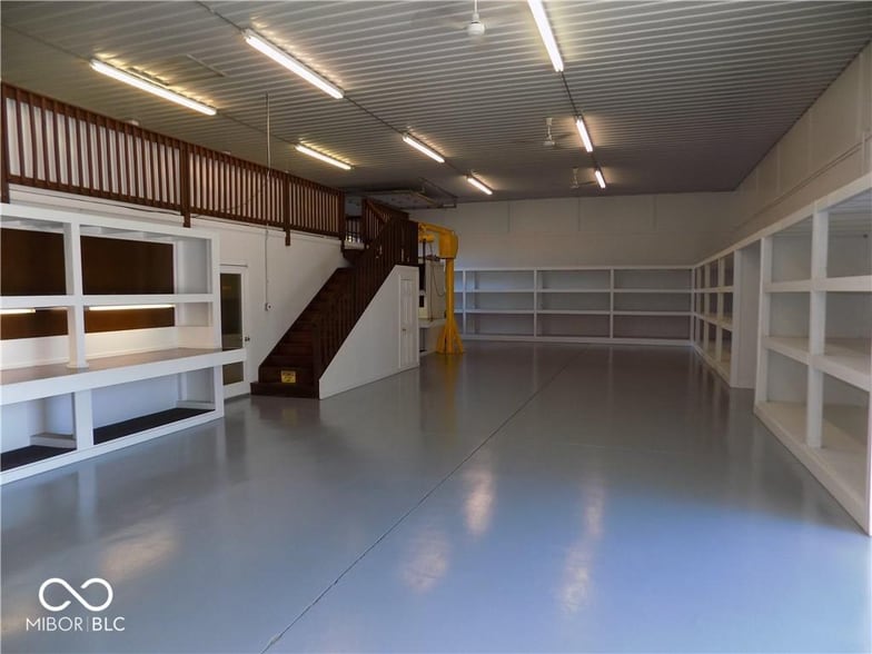 More Photos Of 1220 N Jackson St, Greencastle Flex For Sale