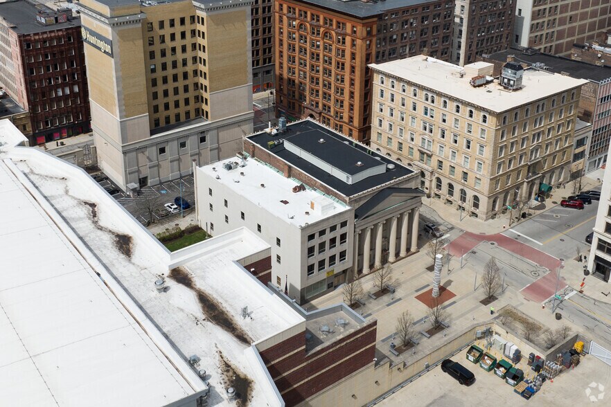 More Photos Of 241 N Superior St, Toledo Office Residential For Lease