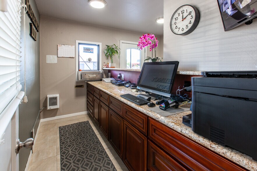 More Photos Of 1152 Main St, Springfield Hotel For Sale