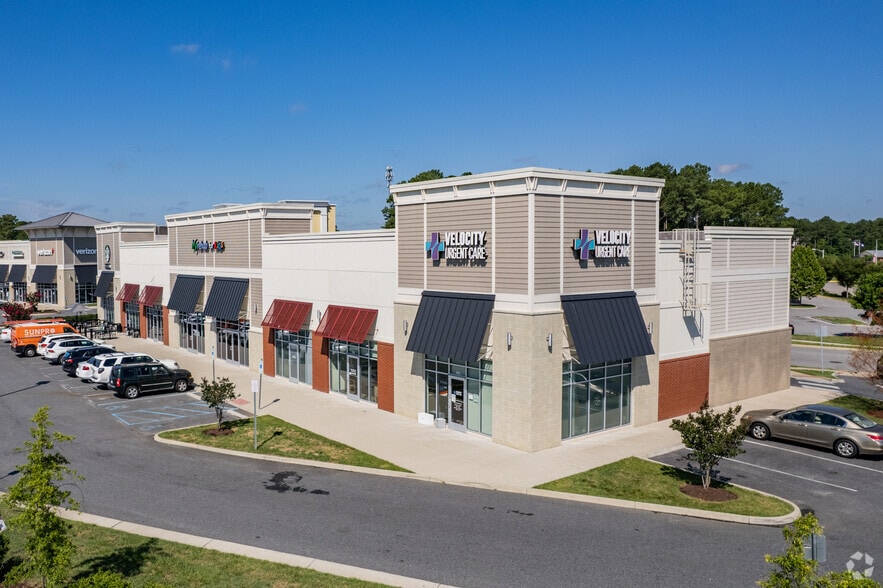 More Photos Of Centerbrooke Ln, Suffolk Unknown For Lease