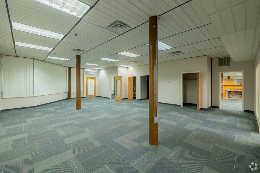 More Photos Of 977-1001 Elm St, Manchester Office For Lease