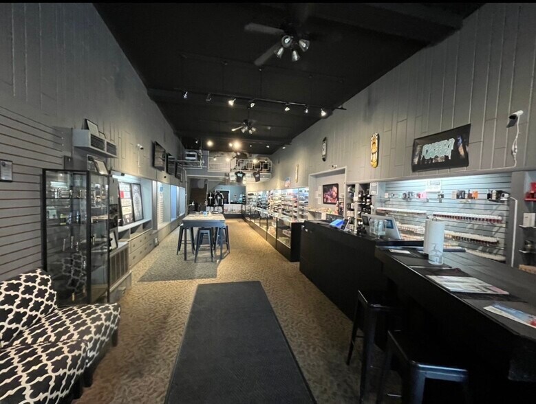 More Photos Of 423 Main St, Vincennes Storefront Retail Residential For Sale