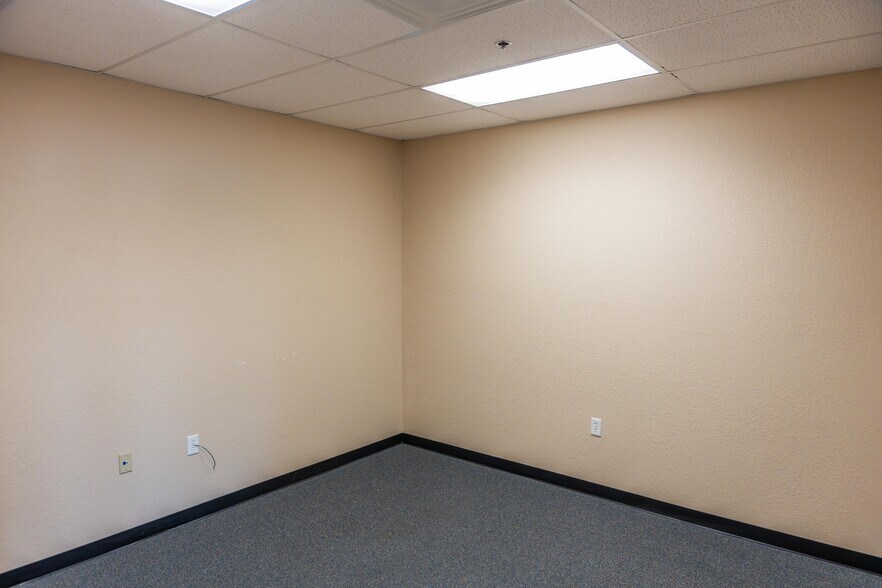 More Photos Of 628 Kraft Loop Rd, Casper Flex For Lease