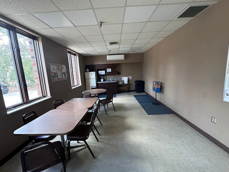More Photos Of 201 N Troup St, Valdosta Office For Sale