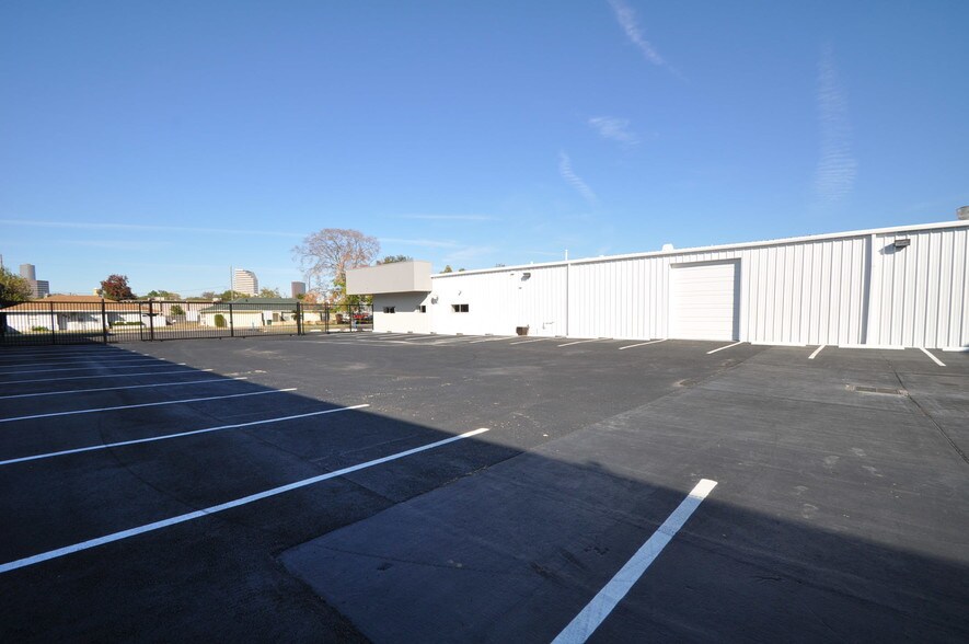 More Photos Of 5829 Beverly Hill St, Houston Warehouse For Lease