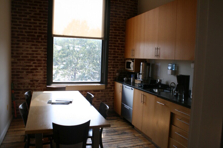 More Photos Of 18 Spice St, Charlestown Office For Lease