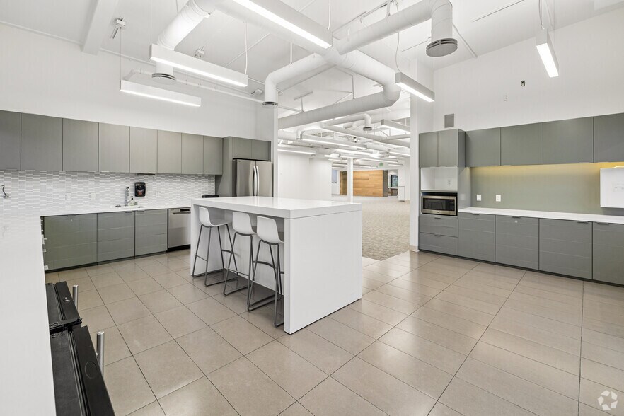 More Photos Of 2220 N University Dr, Newport Beach Office For Lease