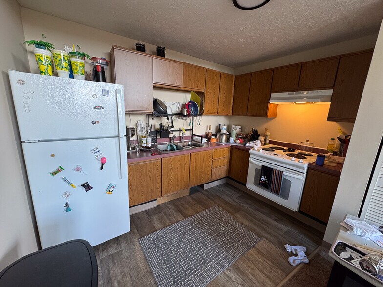 More Photos Of 243 E Main St, Alliance Apartments For Sale