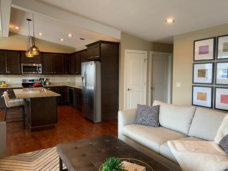 More Photos Of 2111-2115 E 12th St, Davenport Apartments For Sale