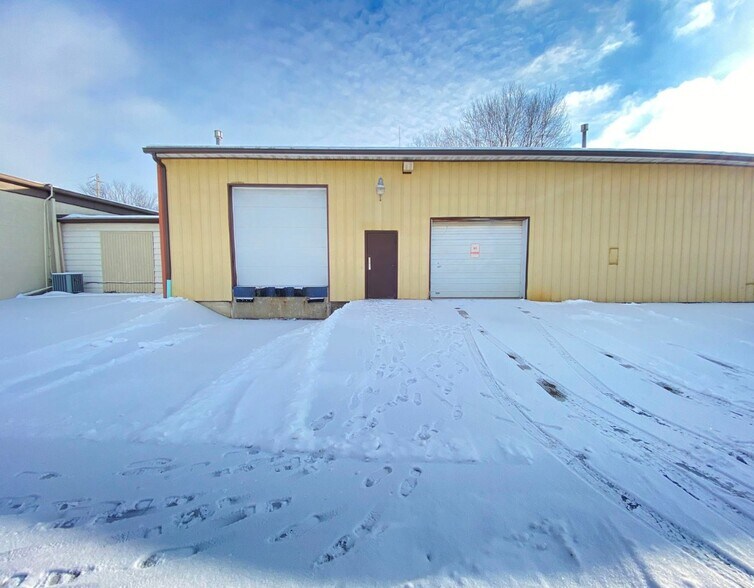 More Photos Of 2044 Wadsworth Rd, Norton Industrial For Lease