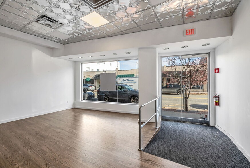 More Photos Of 146 Westwood Ave, Westwood Storefront For Lease