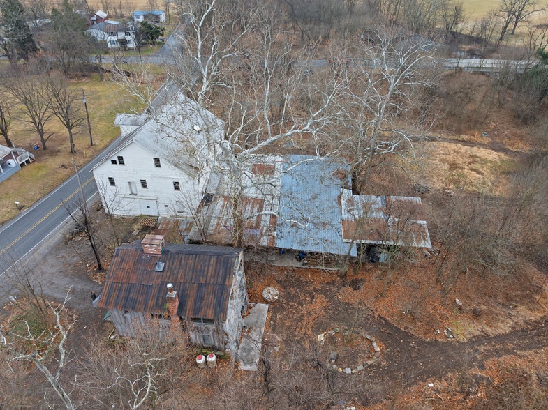 More Photos Of 624 Center Mills Rd, Aspers Specialty For Sale