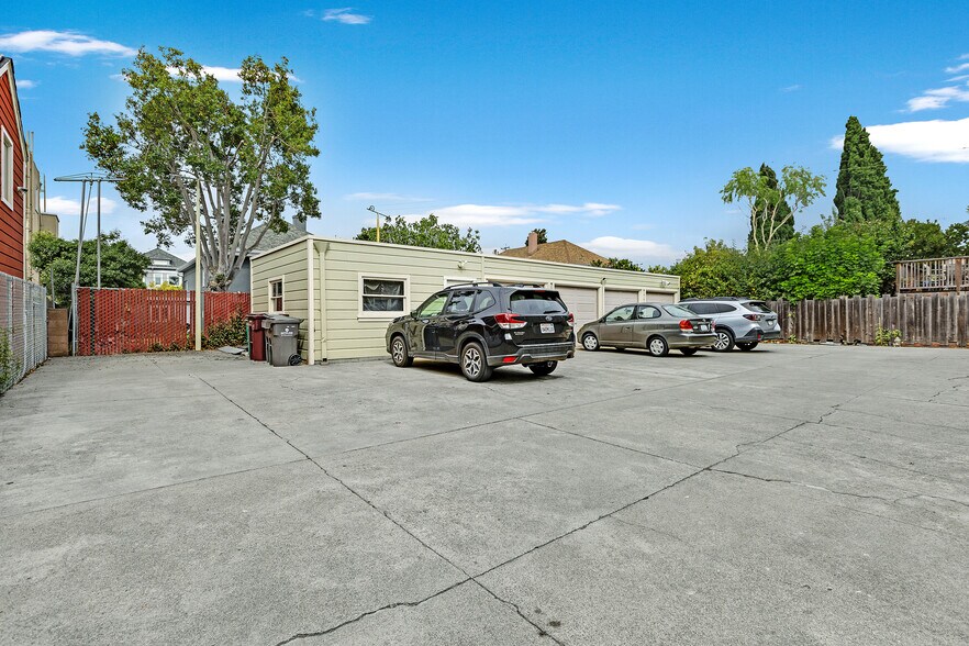 More Photos Of 476 42nd St, Oakland Apartments For Sale