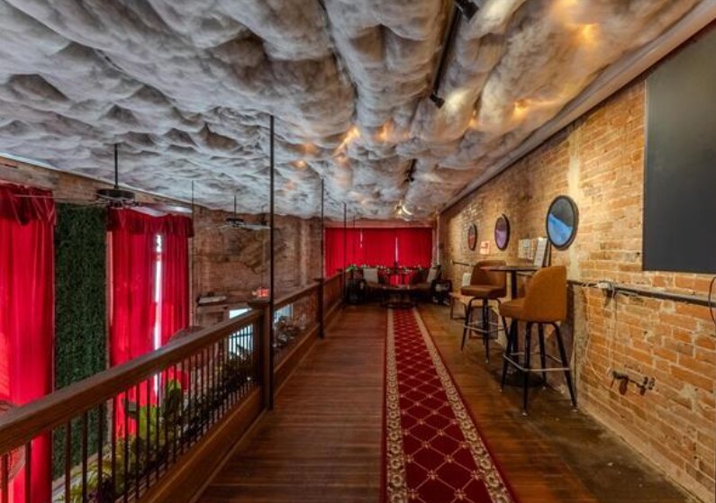 More Photos Of 178 S Wabash St, Wabash Storefront For Sale