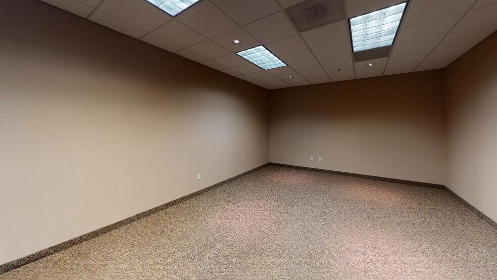 More Photos Of 630 W Carmel Dr, Carmel Office For Lease