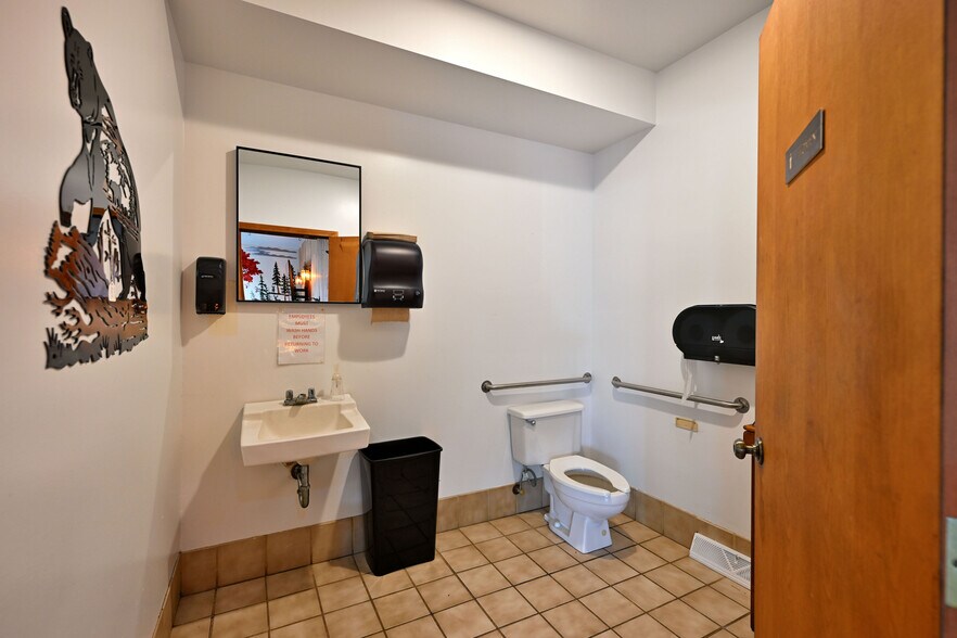 More Photos Of 23694 Clam Lake Rd, Clam Lake Restaurant For Sale