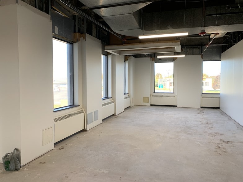 More Photos Of 4 Plaza Way, Fairhaven Bank For Lease