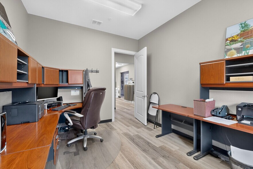 More Photos Of 2230 Bush Dr, McKinney Medical For Lease