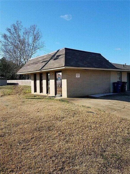 More Photos Of 320 South Dr Hwy 1 SOuth Hwy, Natchitoches Apartments For Sale
