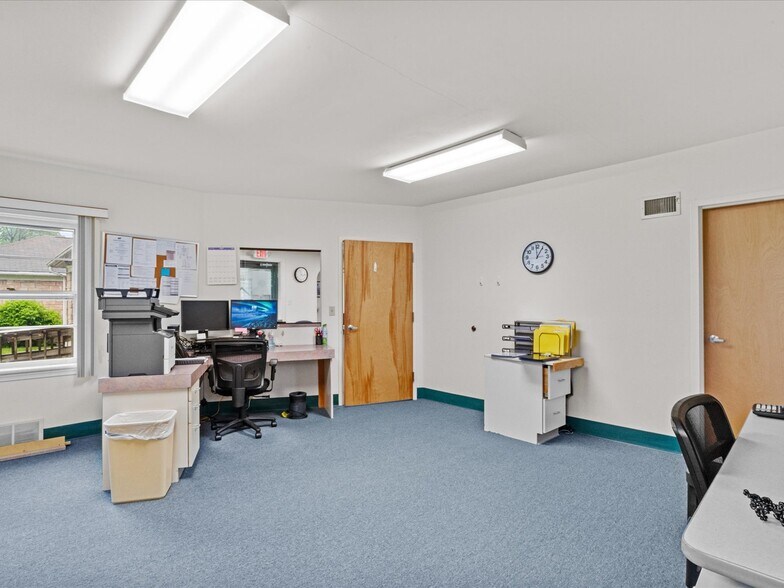 More Photos Of 1830 Route 209, Brodheadsville Office For Sale