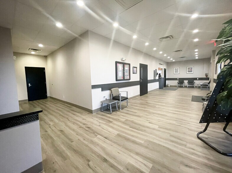 More Photos Of 7180 Bandera Rd, San Antonio Medical For Lease