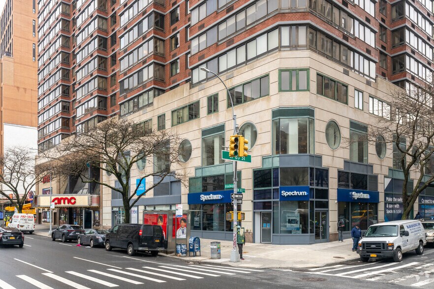 More Photos Of 2300 Broadway, New York Apartments For Lease