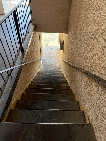 More Photos Of 1700 Lincoln St, Bakersfield Apartments For Sale