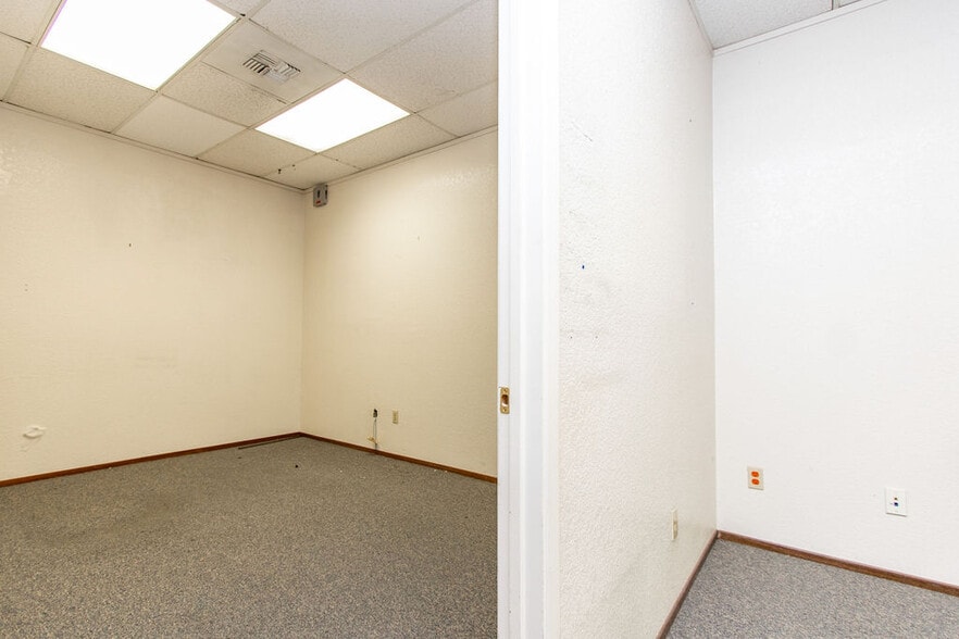 More Photos Of 138 Regis St, Turlock Office For Lease