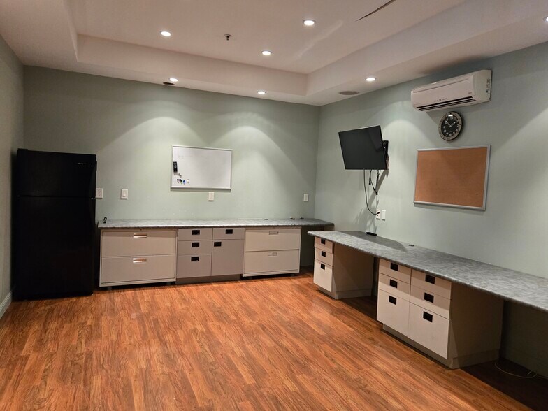 More Photos Of 330 Ohukai Rd, Kihei Unknown For Lease