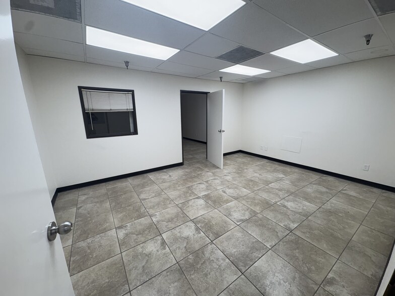 More Photos Of 699 E Highway 121 Business, Lewisville Warehouse For Lease