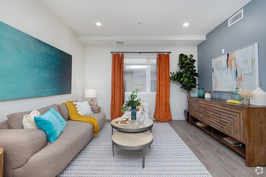 More Photos Of 10375 Washington Blvd, Culver City Apartments For Lease