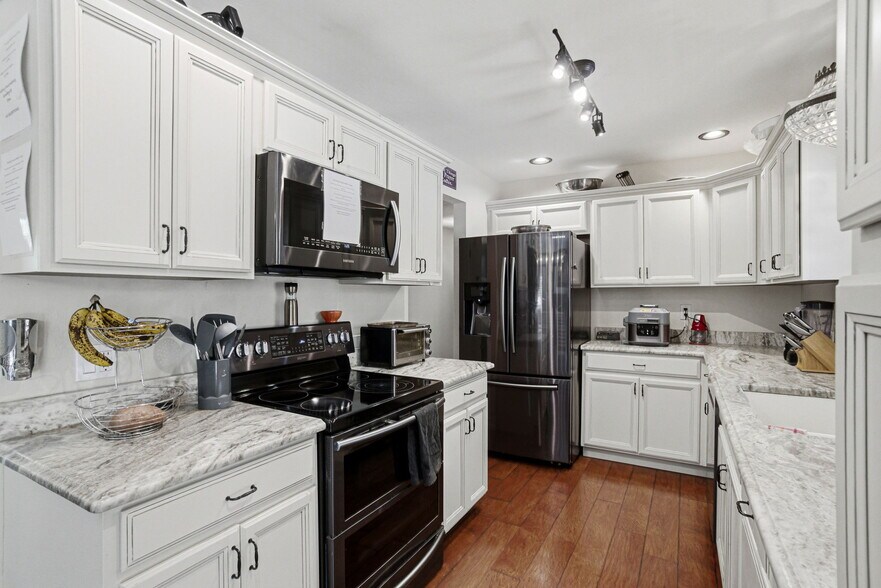 More Photos Of 4120 3rd Ave NW, Naples Apartments For Sale