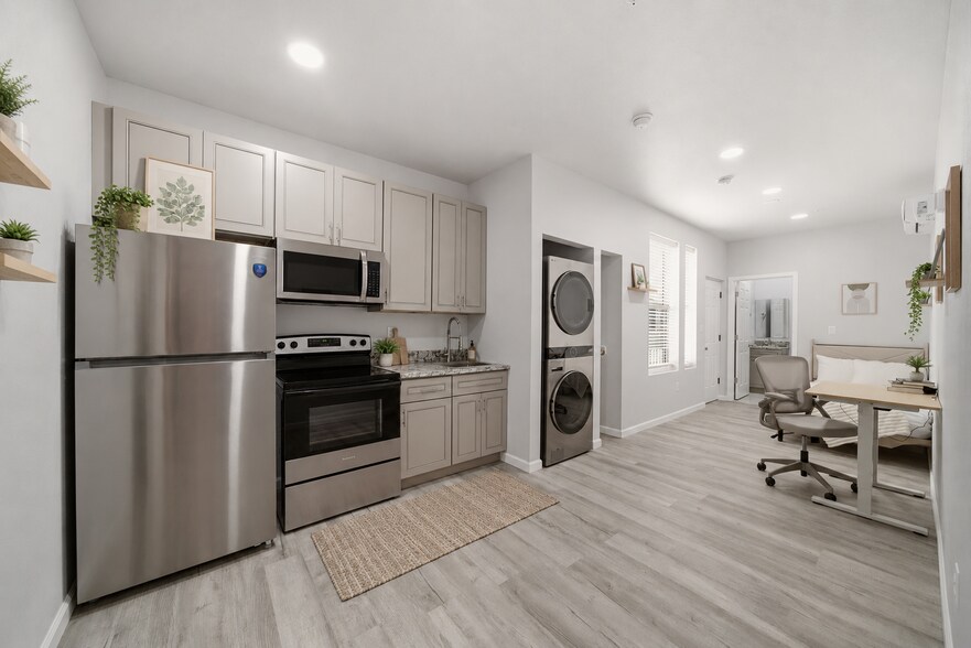 More Photos Of 715 28th St, Galveston Apartments For Sale