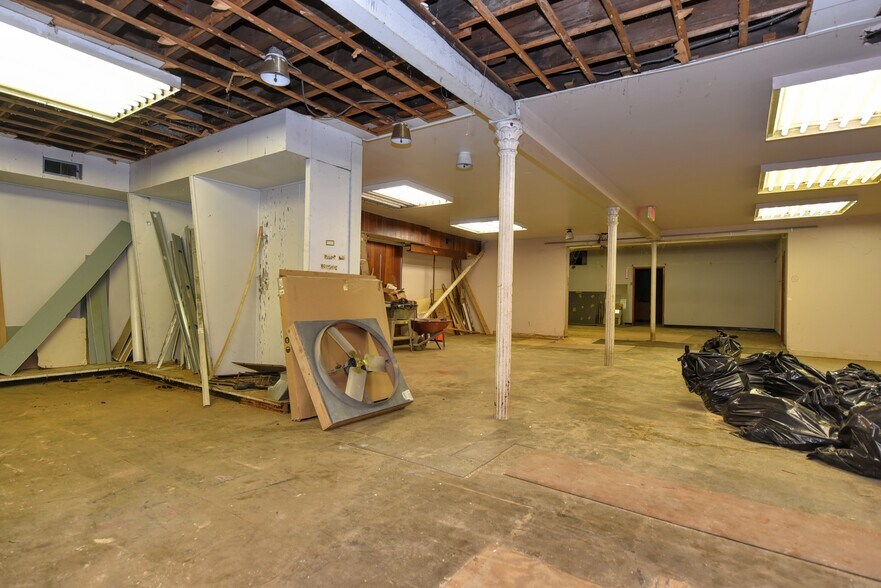 More Photos Of 154 Main St, Butler Storefront Retail Residential For Sale