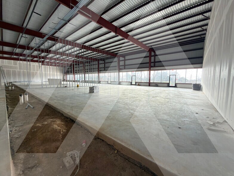 More Photos Of 14211 Hiram Clarke Rd, Houston Storefront For Lease