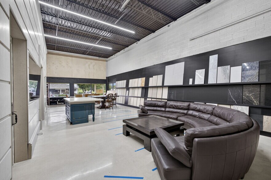 More Photos Of 1334 S Killian Dr, Lake Park Warehouse For Sale