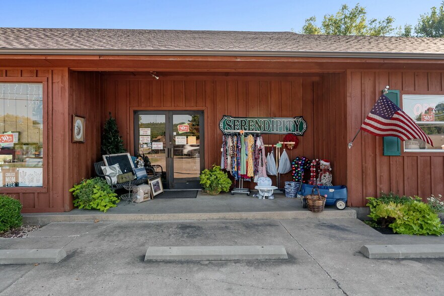 More Photos Of 1225 W Center St, Greenwood Office For Sale