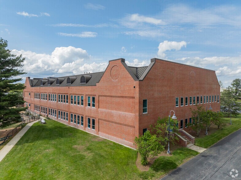 More Photos Of 27 Jackson Rd, Devens Research And Development For Sale