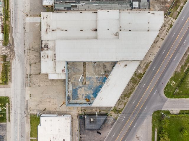 More Photos Of 20530 Hoover Rd, Detroit Warehouse For Lease