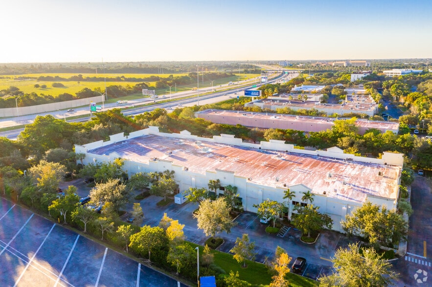 More Photos Of 1700-1778 N Commerce Pky, Weston Warehouse For Lease