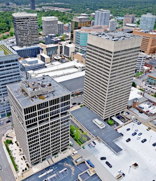 Primary Photo Of 7733 Forsyth Blvd, Clayton Unknown For Sale